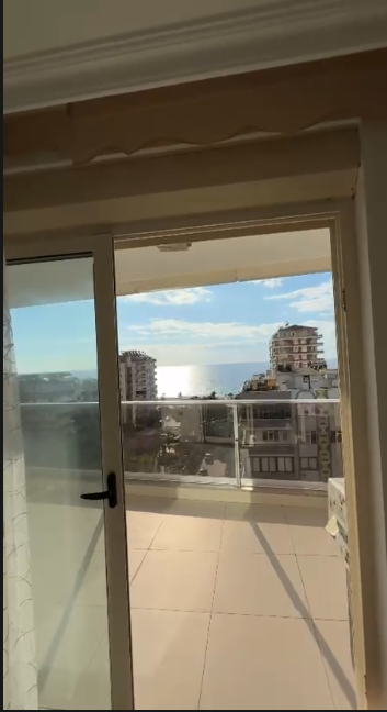 Просторная меблированная квартира 1+1 у моря в комплексе Yenisey 4, Mahmutlar Аланья