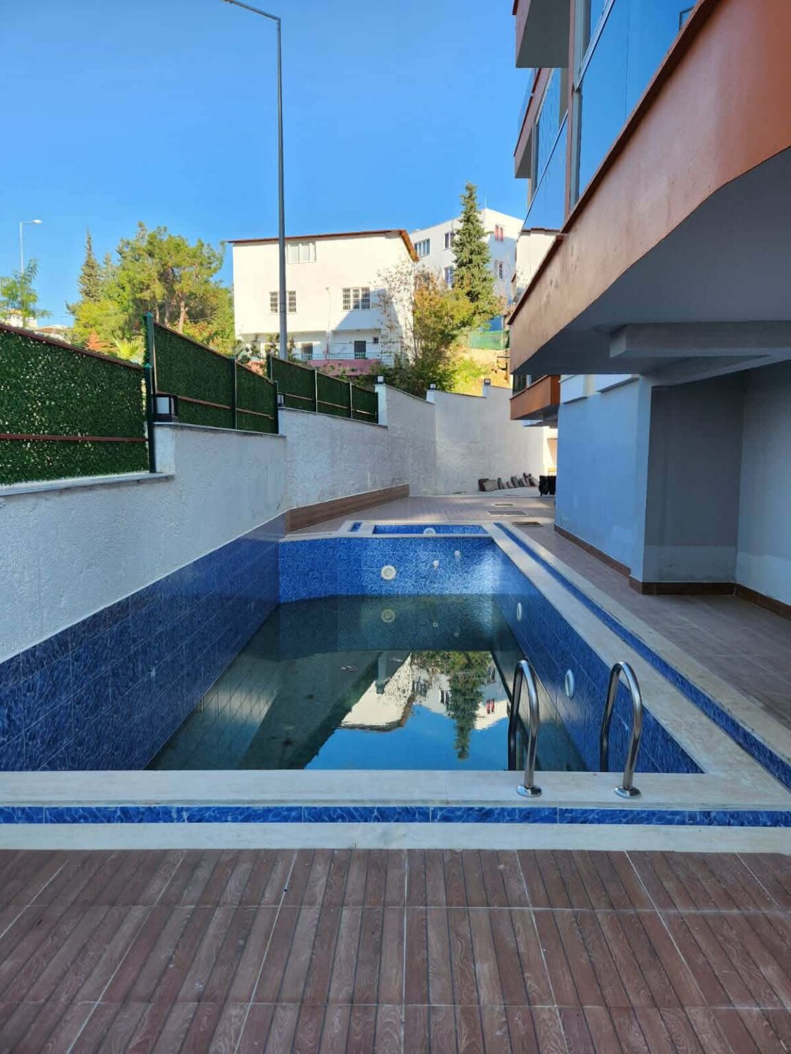 Продается меблированная квартира 1+1 MAHMUTLAR / ALANYA  BAYER ALANYA