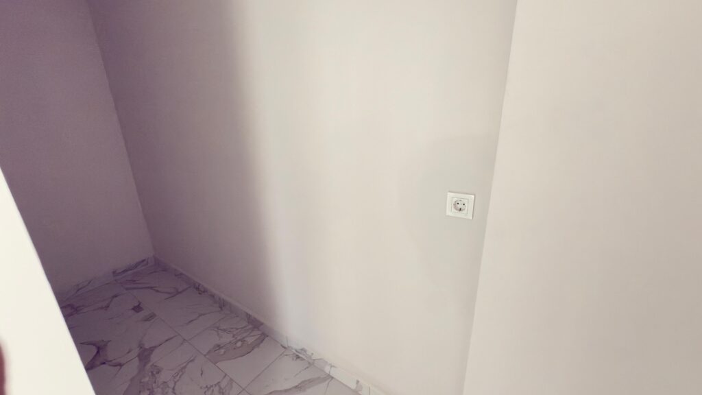 Продается дуплекс 3+1 в жилом комплексе LETO 2 RESIDENCE в районе Махмутлар, Аланья.
