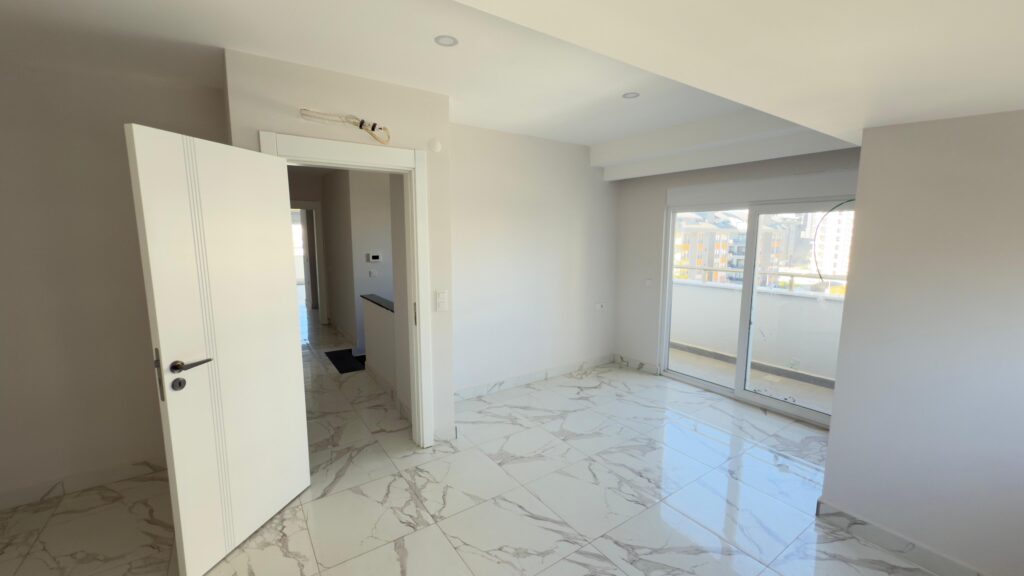 Продается дуплекс 3+1 в жилом комплексе LETO 2 RESIDENCE в районе Махмутлар, Аланья.