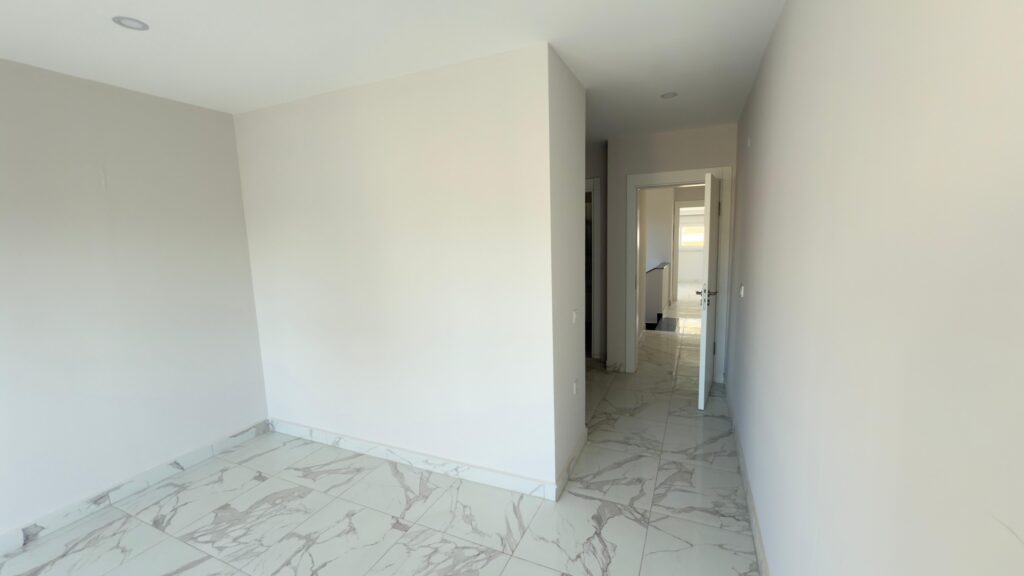 Продается дуплекс 3+1 в жилом комплексе LETO 2 RESIDENCE в районе Махмутлар, Аланья.
