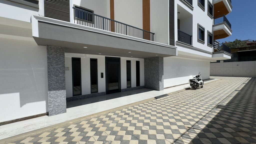 Продается просторная квартира 2+1 в элитном комплексе YAZAR  RESIDENCE, расположенном в живописном районе Каргыджак, Аланья