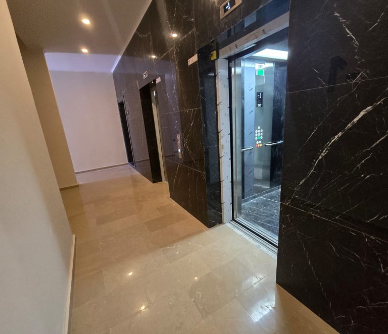 Квартира 1+1 с видом на море в жилом комплексе Travok Tower, район Махмутлар, Аланья
