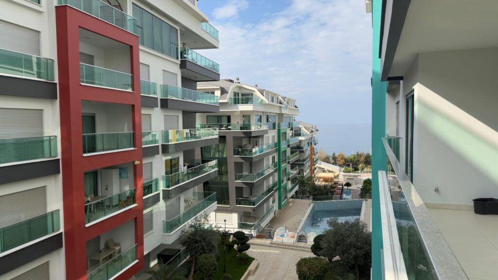 KONAK SEA SİDE 1+1 ESEALI 160.000€