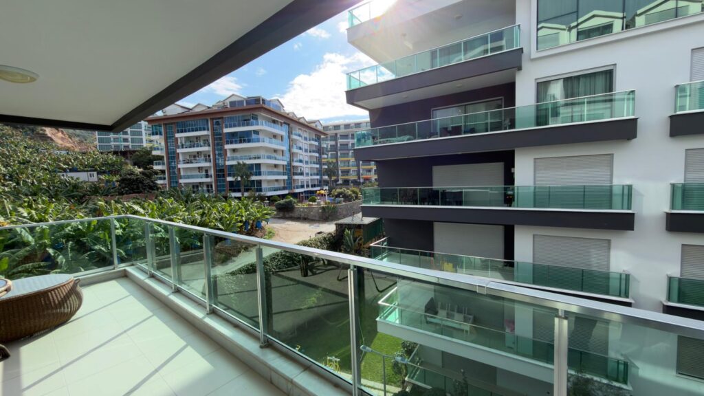 KONAK SEA SİDE 1+1 ESEALI 160.000€