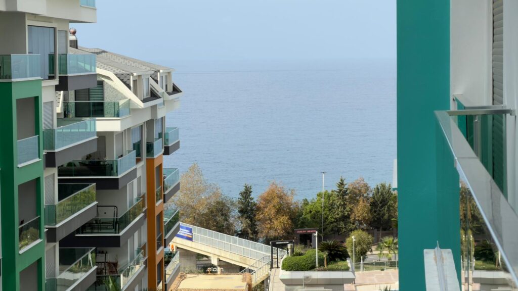 KONAK SEA SİDE 1+1 ESEALI 160.000€