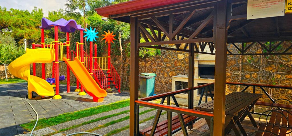 KONAK SEA SİDE 1+1 ESEALI 160.000€